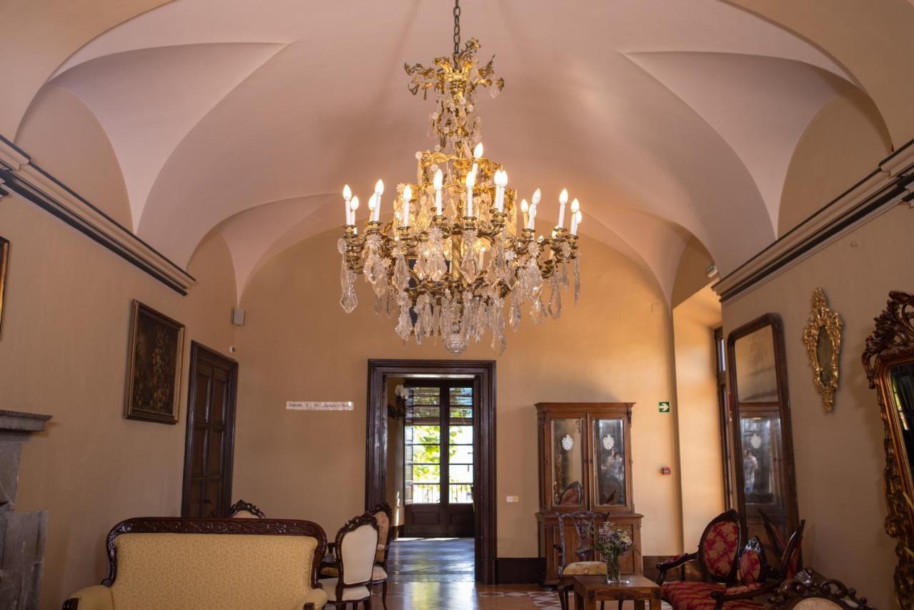 Rvhotels Palau Lo Mirador Torroella de Montgrí Esterno foto