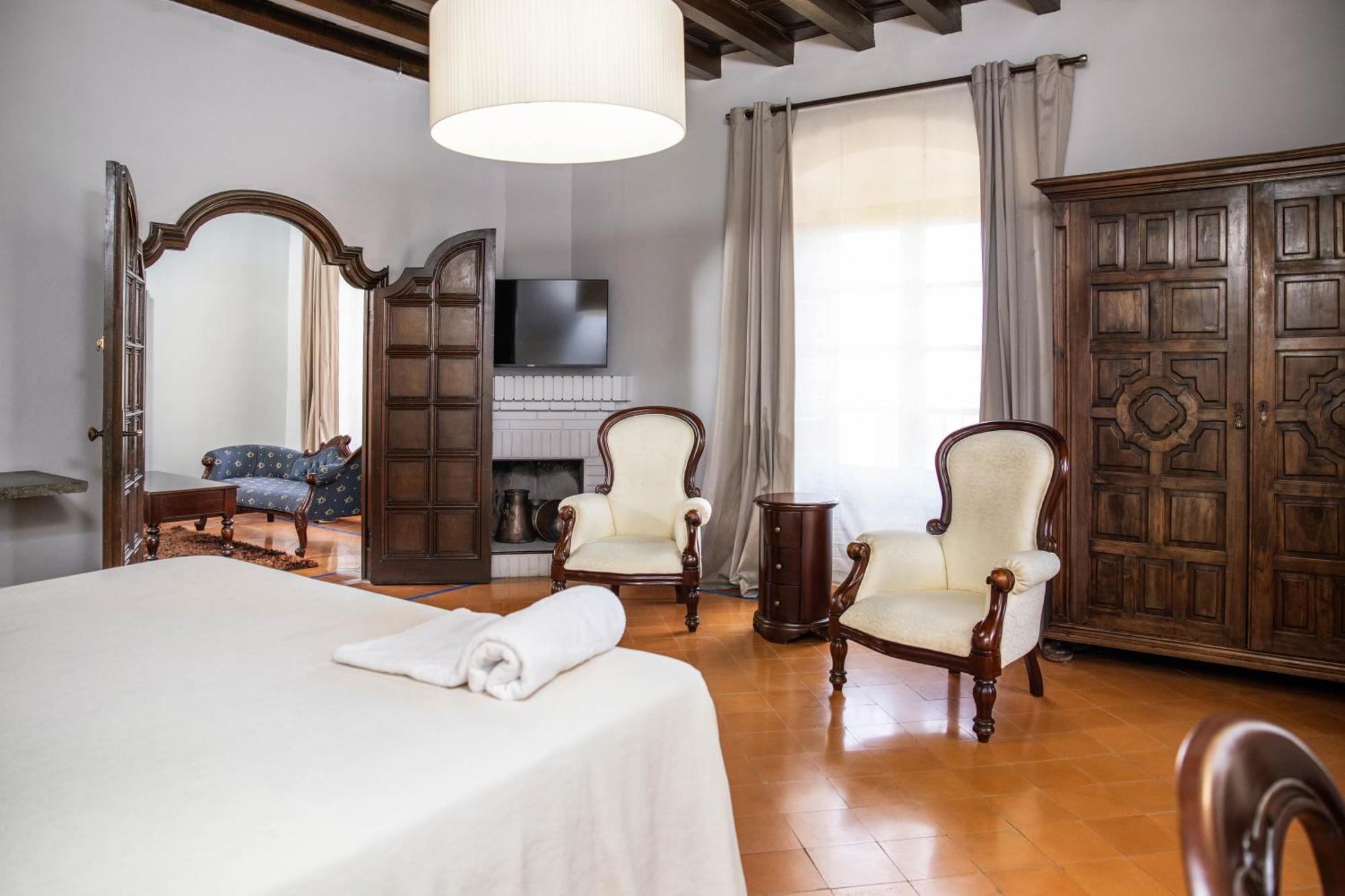 Rvhotels Palau Lo Mirador Torroella de Montgrí Esterno foto