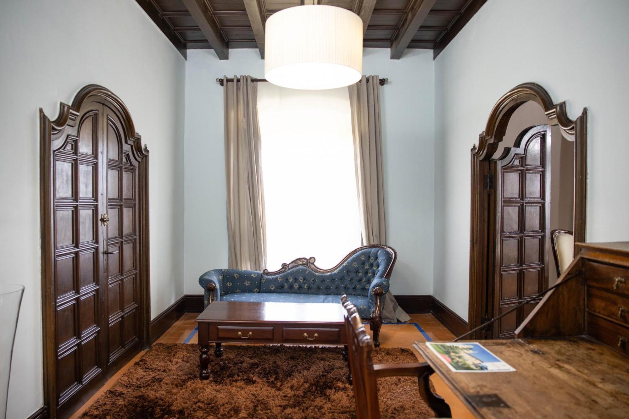 Rvhotels Palau Lo Mirador Torroella de Montgrí Esterno foto