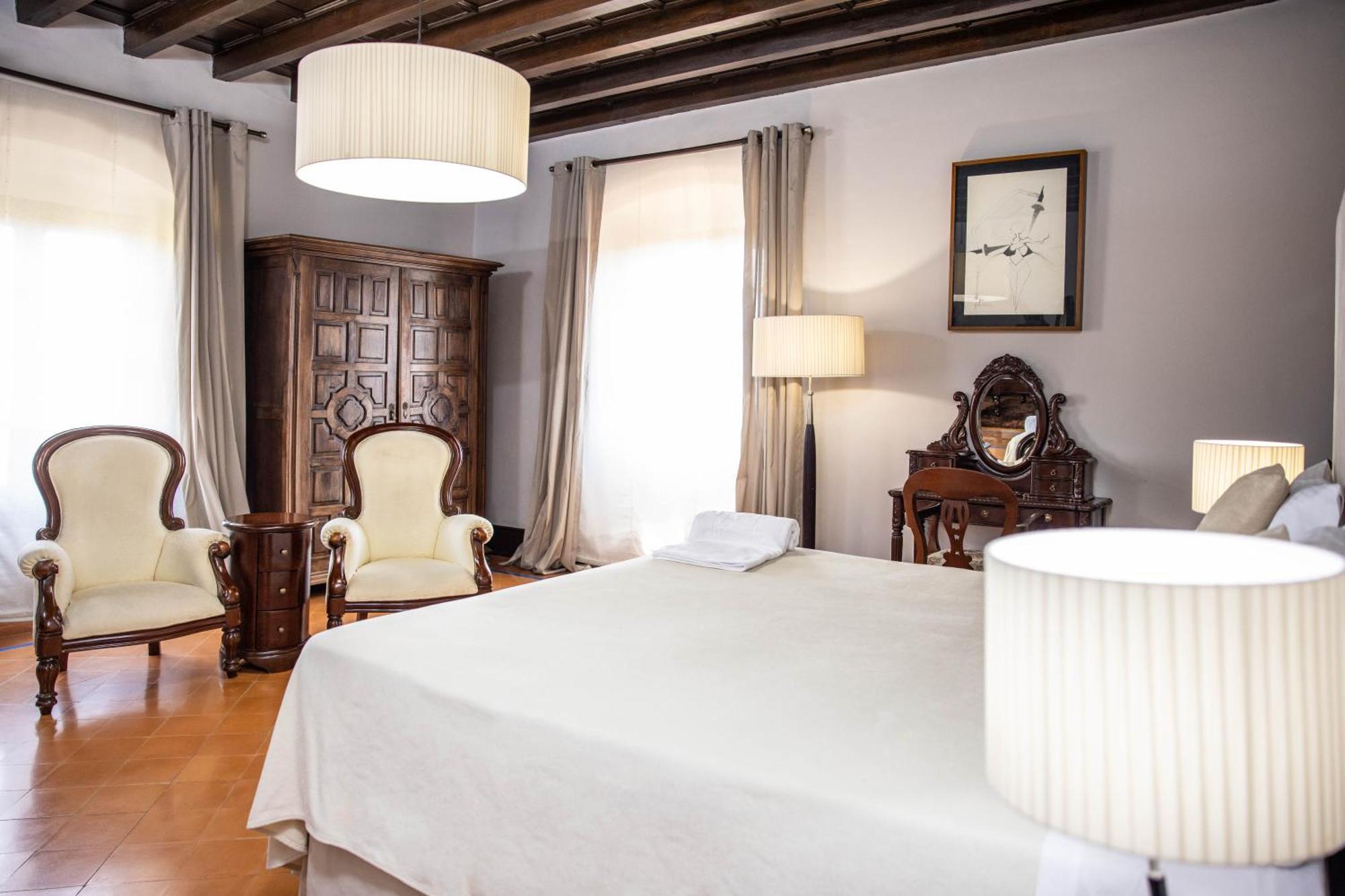 Rvhotels Palau Lo Mirador Torroella de Montgrí Esterno foto
