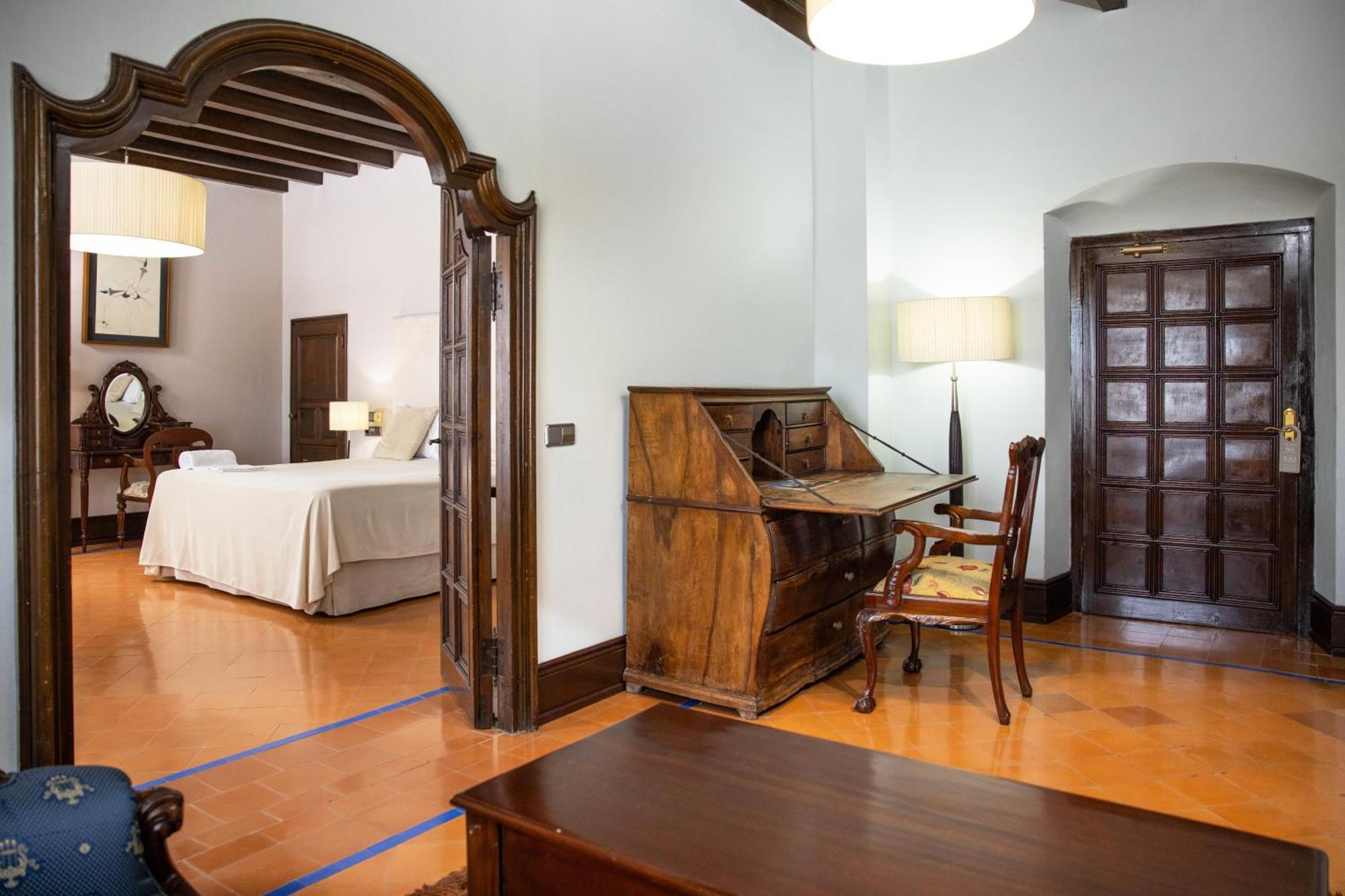 Rvhotels Palau Lo Mirador Torroella de Montgrí Esterno foto