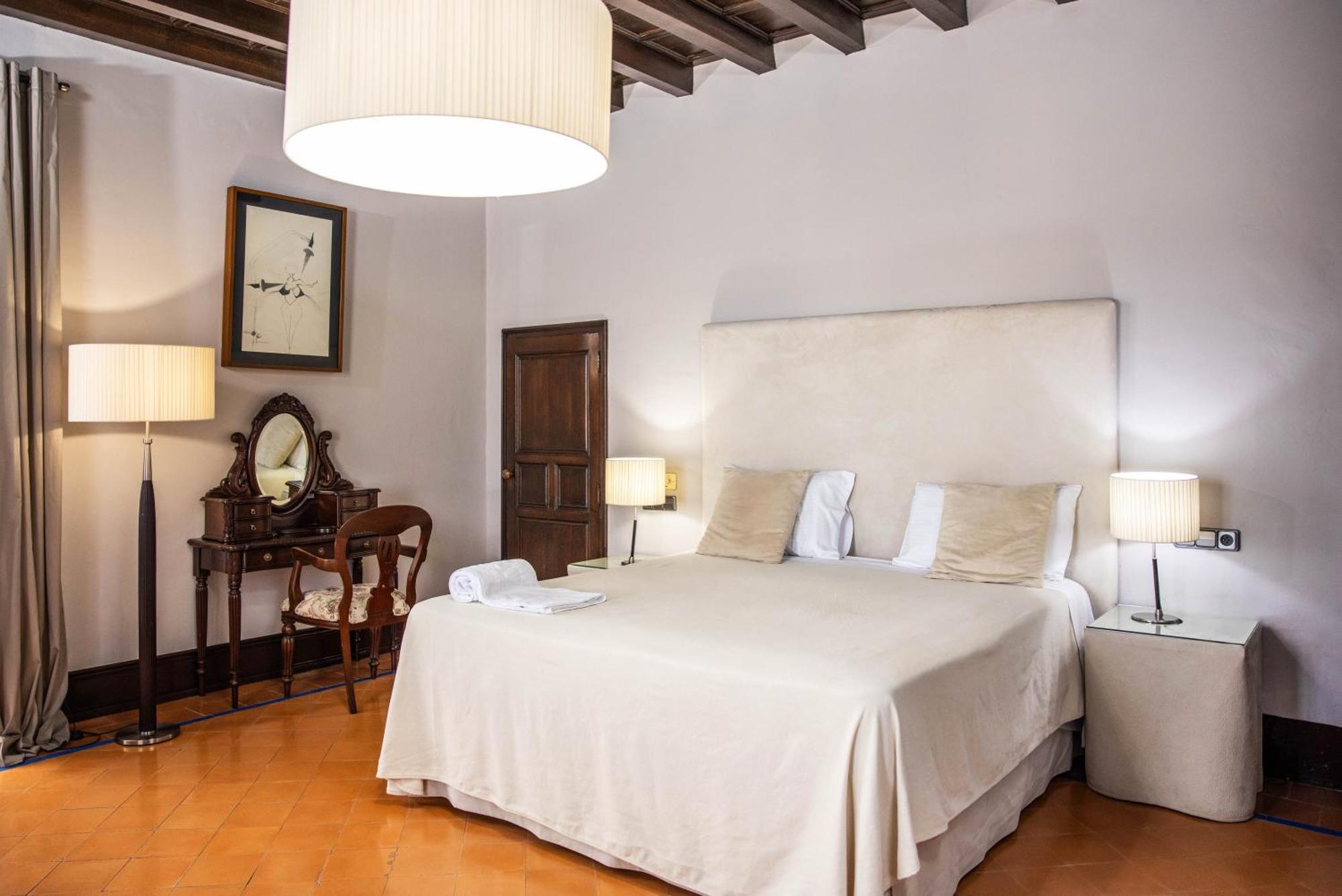 Rvhotels Palau Lo Mirador Torroella de Montgrí Esterno foto